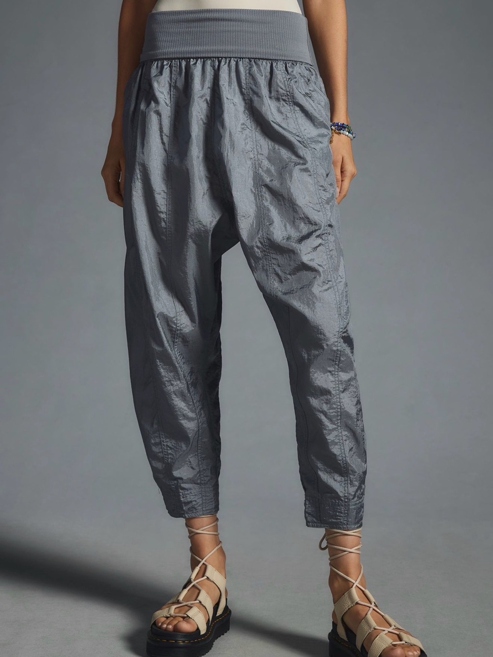 Lightweight Cropped Harem Pants in Gray